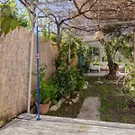Hari\'S House